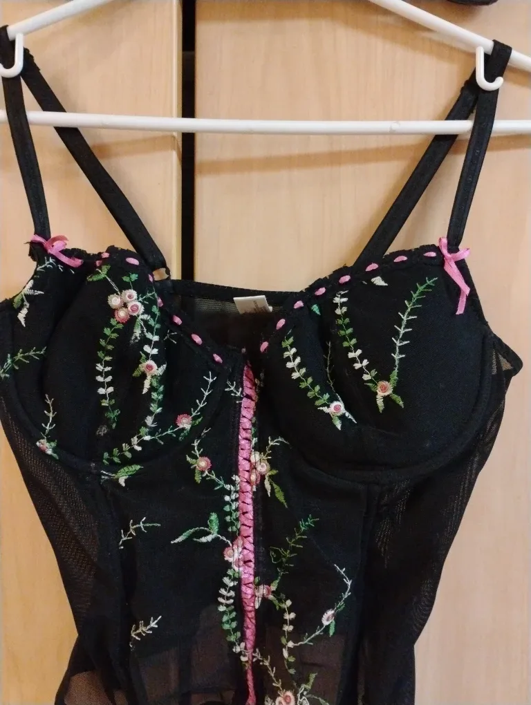 Black Floral Embroidered Bustier#Clearout