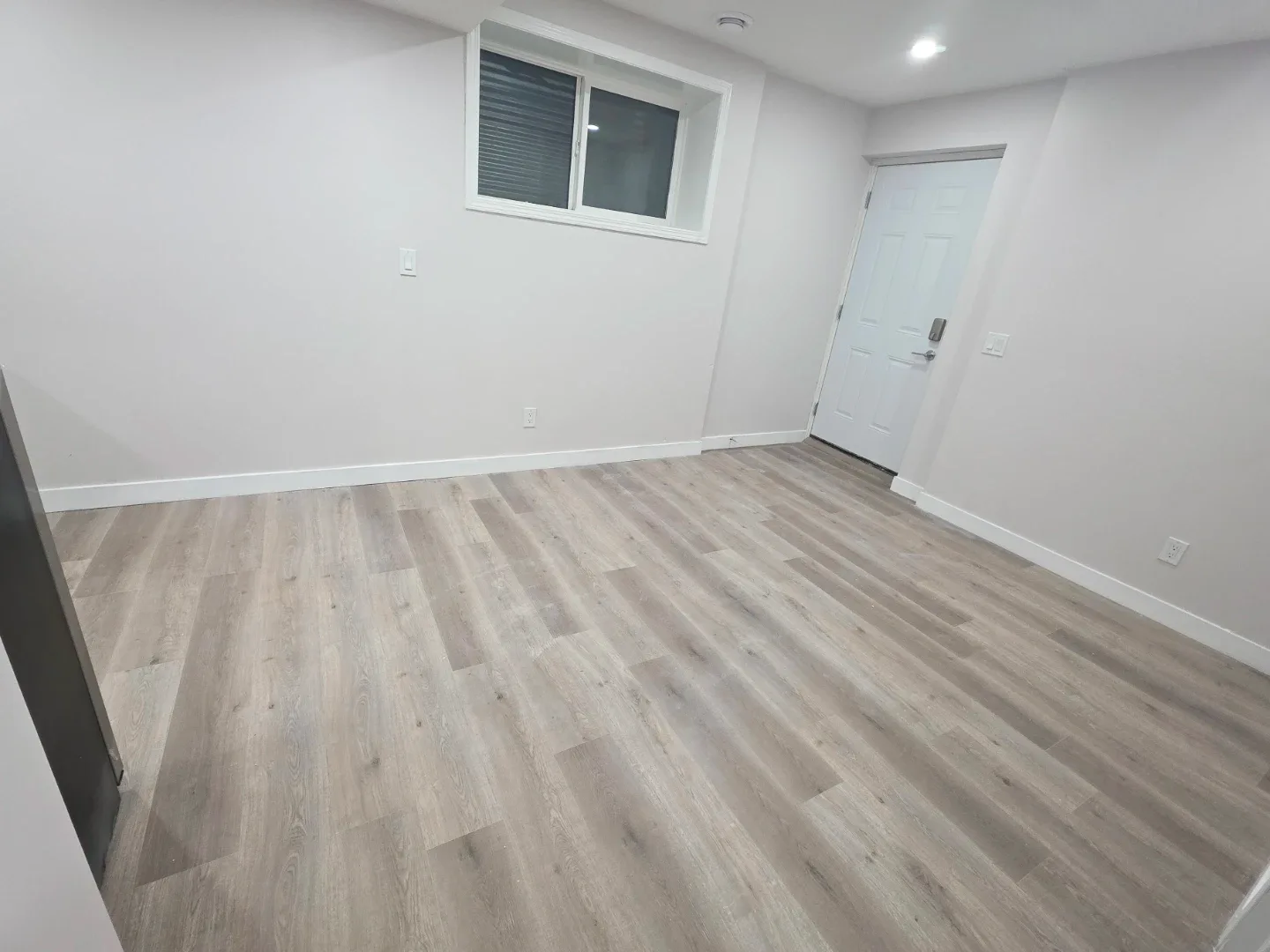 1 bedroom 1 bath basement for rent image indicator(4)