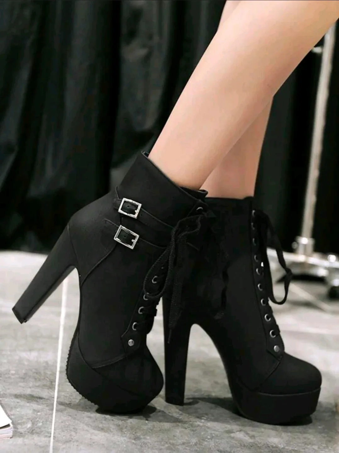 Black Lace-Up Heel Boots - Size CN37