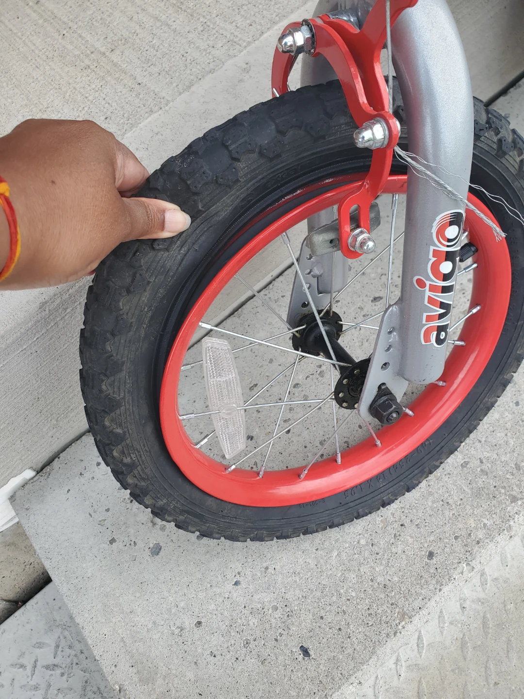 Avigo Air Strike 14 Kids Bike - Red/Black #gifting