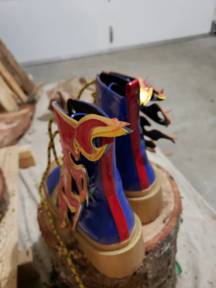 Unique Flame Design Boots - Size 9 - photo 3