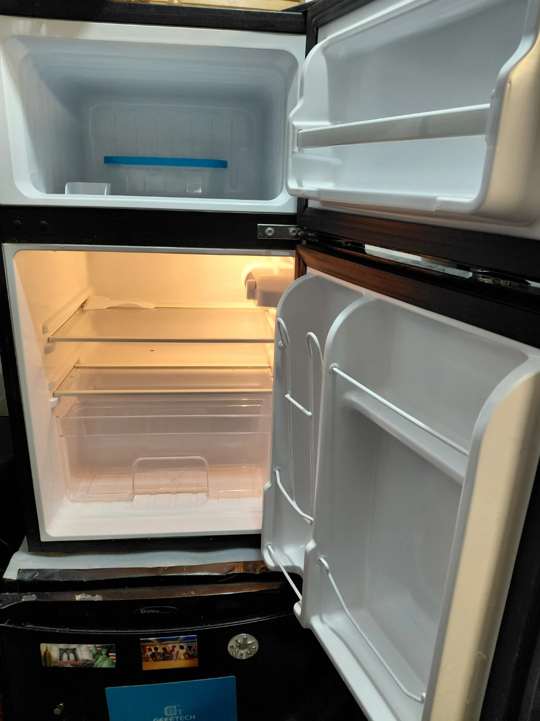 Euhomy Compact Refrigerator - Great Condition! - photo 4