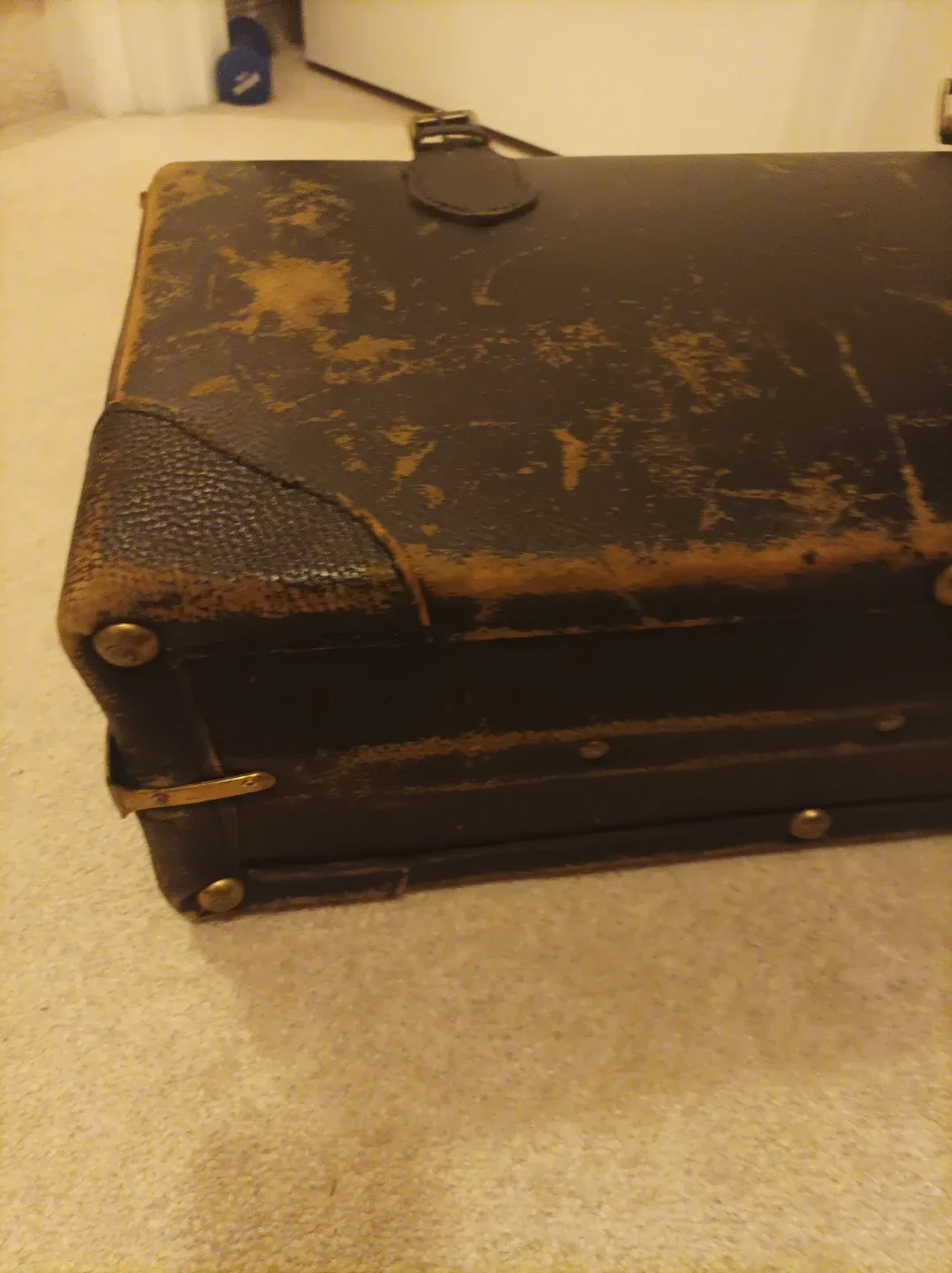 Eatonia Vintage Brown Leather Suitcase image indicator(8)