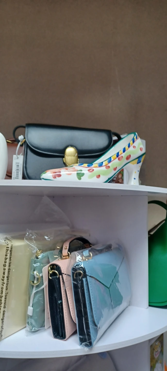 New York Shoulder Bag - photo 2