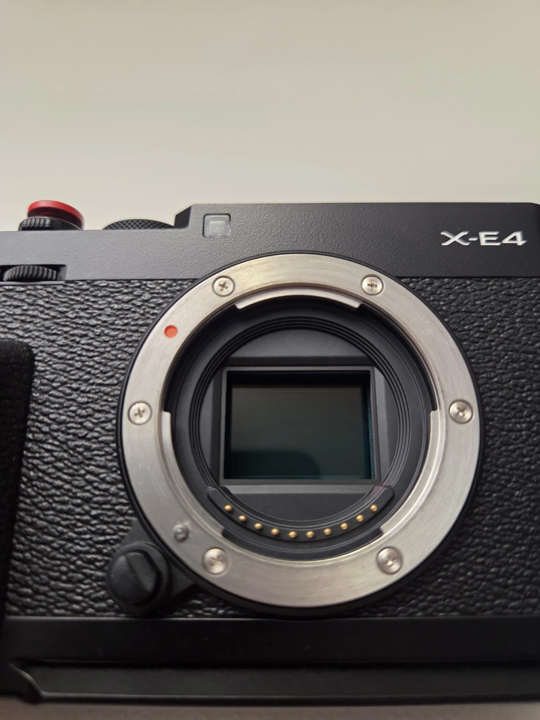 Fujifilm X-E4 Digital Camera, with 18-55 lens, sd card and grips - photo 3