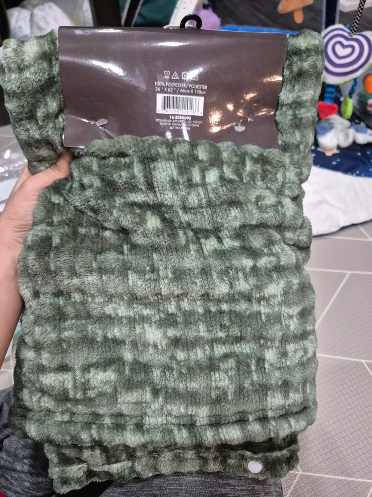 Plush Shawl - Green #Cleanout image indicator(2)