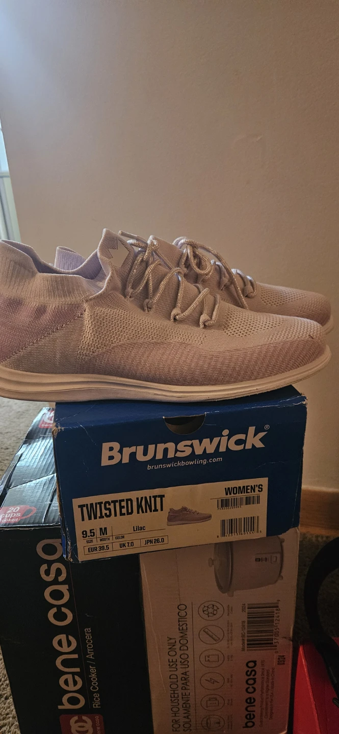 Brunswick Twisted Knit Women's Shoes - Size 9.5M