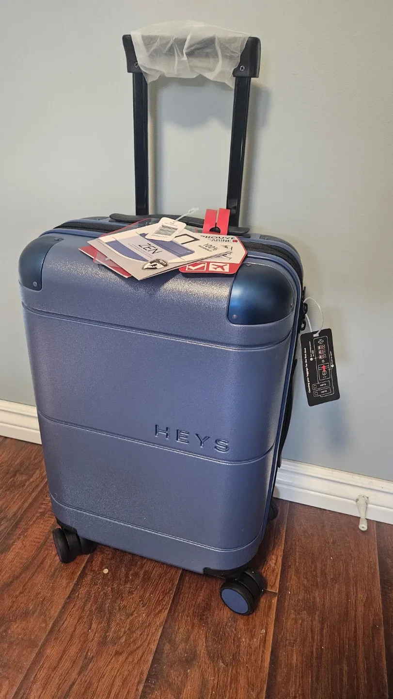 New Heys Zen Navy Marine Carry-On Luggage image indicator(2)