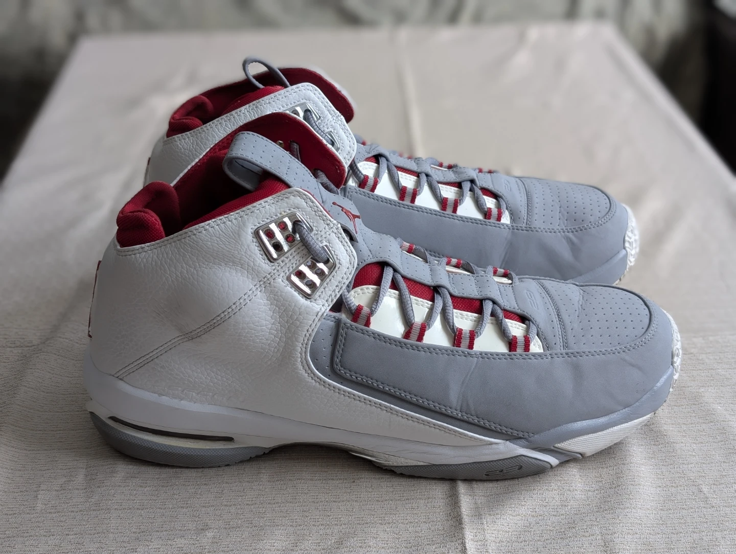 Air Jordan 23 White/Grey/Red - photo 5