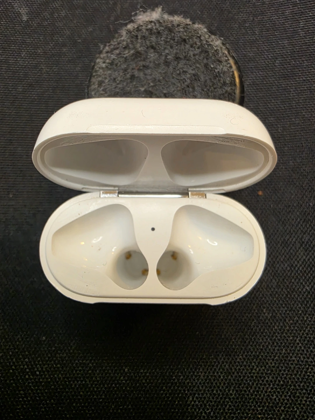 Apple AirPods 2nd Gen - photo 2