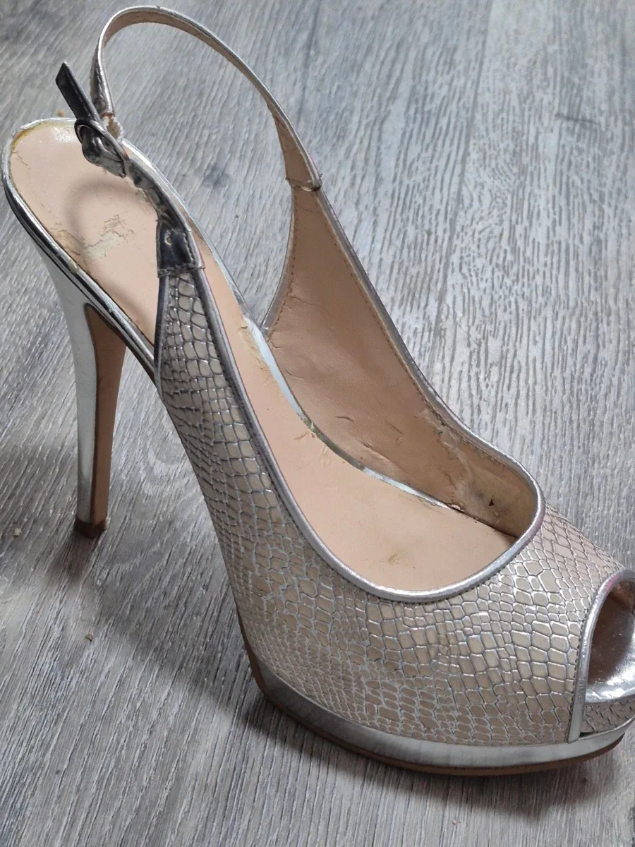 Silver Heels, Size 8.5