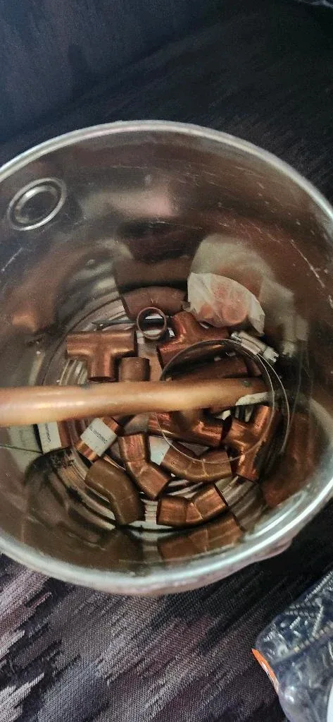 different containers of pining and screws image indicator(4)