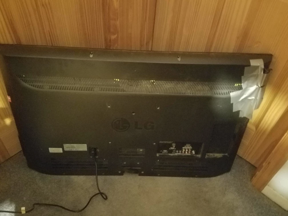 LG 42LD450 42" LCD TV - photo 2