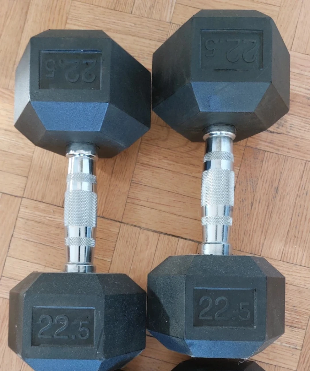 Dumbbell Set: 15lb & 22.5lb Weights - photo 3