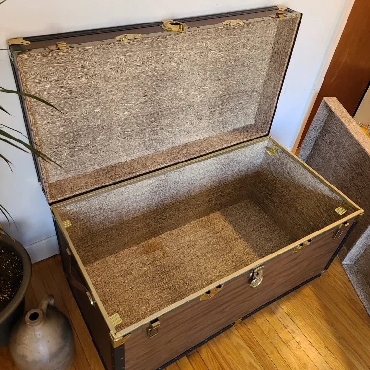 Vintage Brown Storage Steamer Trunk image indicator(4)