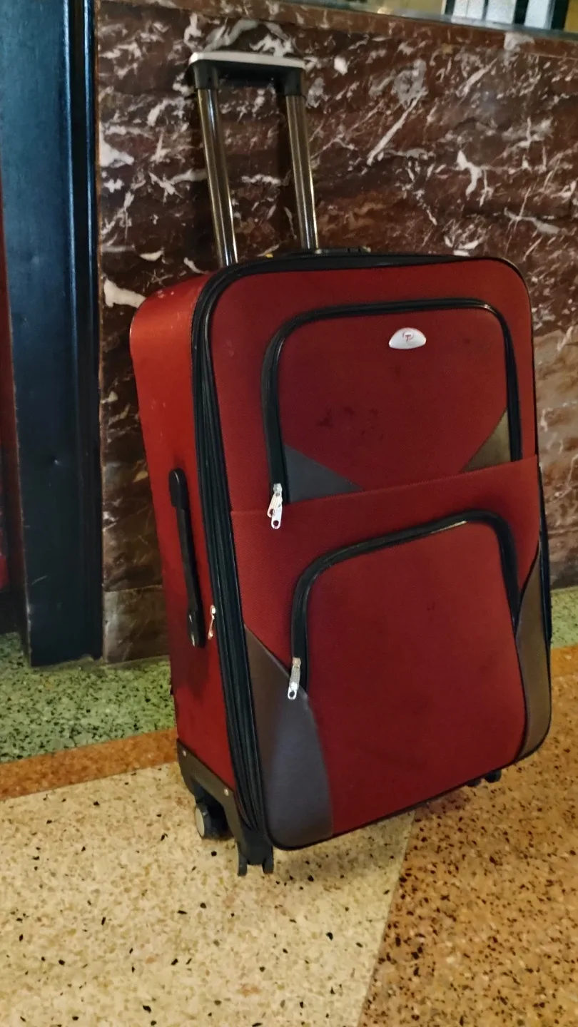 Tourist Red Rolling Suitcase image indicator(3)
