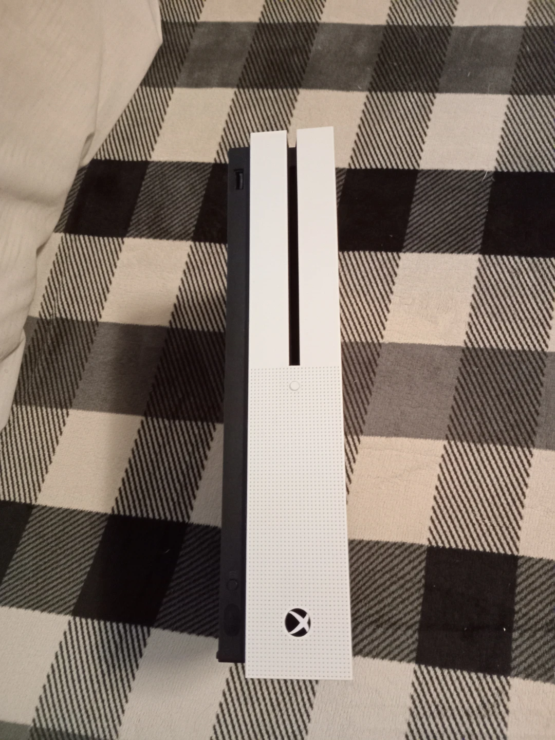 Xbox One S - Model 1681