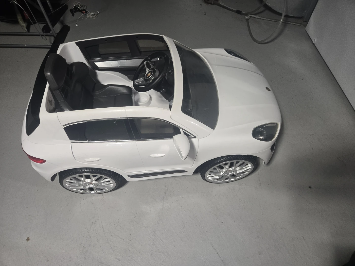 Porsche Macan Kids Ride-On Car - White