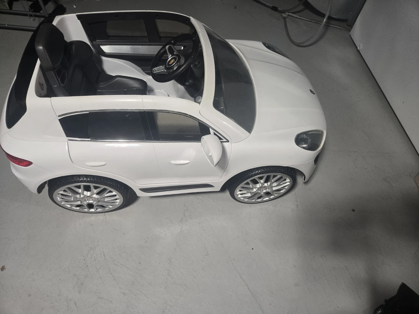 Porsche Macan Kids Ride-On Car - White - photo 3