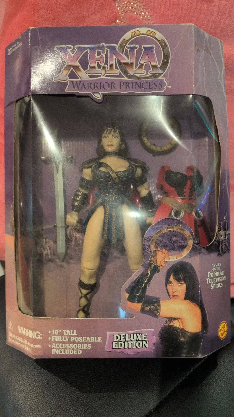 Xena Warrior Princess 10" Deluxe Edition Action Figure