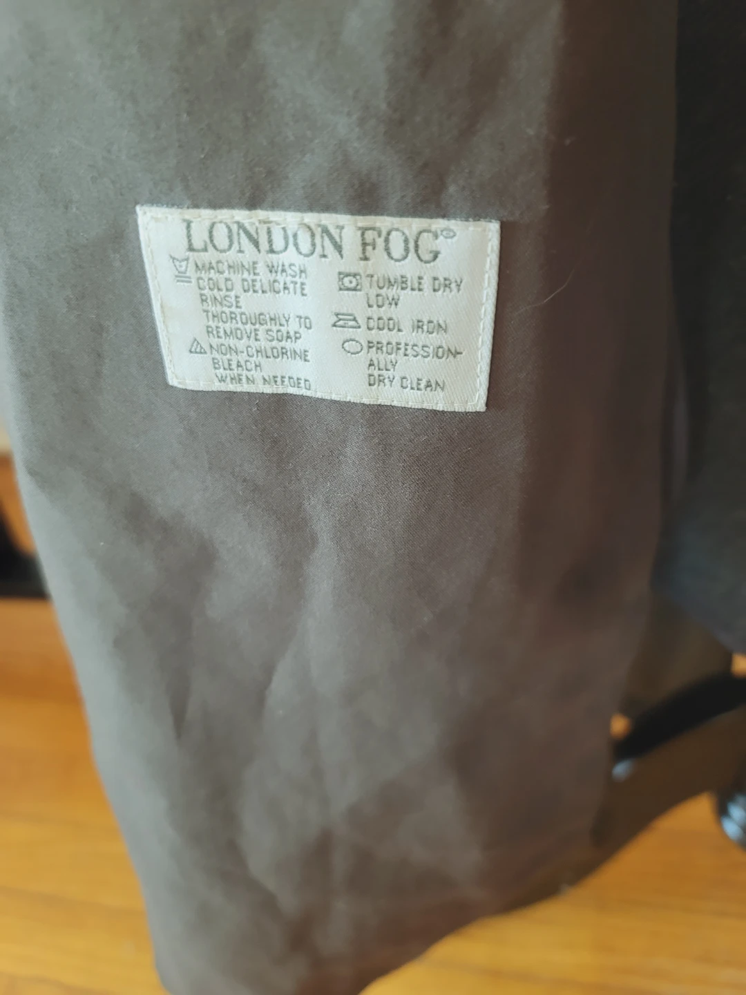 London Fog Trench Coat, Size 48 Reg - photo 2