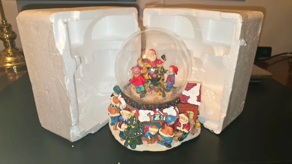 Musical Waterball Snowglobe image indicator(3)