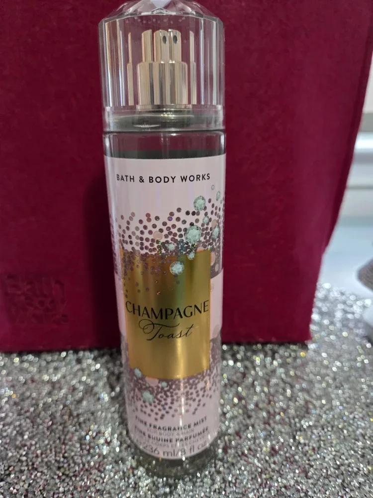 NWT Bath & Body Works Champagne Toast Gift Set image indicator(3)