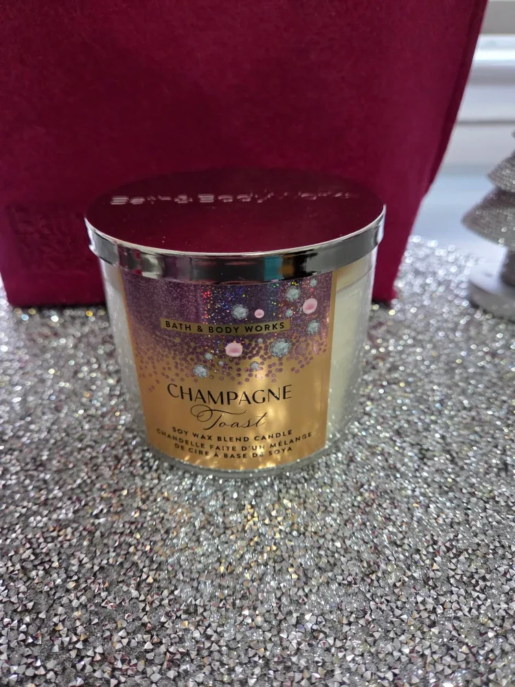 NWT Bath & Body Works Champagne Toast Gift Set image indicator(9)