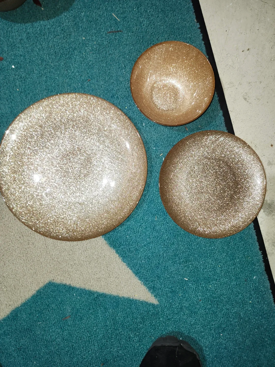 Gold Decorative Plate Set image indicator(2)