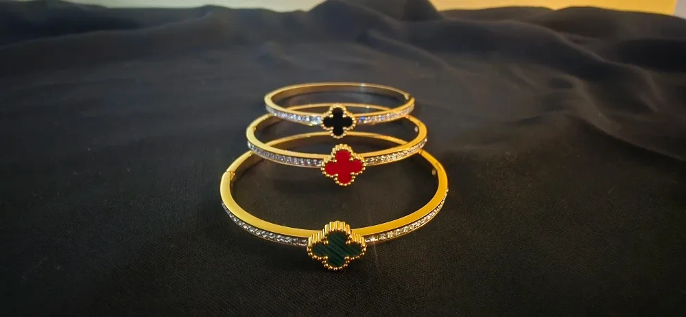 C. Design Bangle Bracelet - Red image indicator(5)