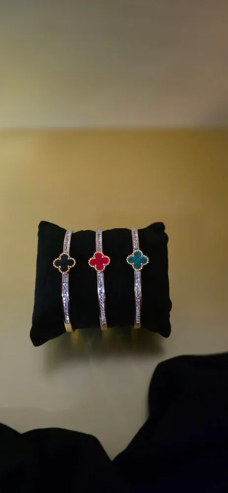 C. Design Bangle Bracelet - Red image indicator(8)