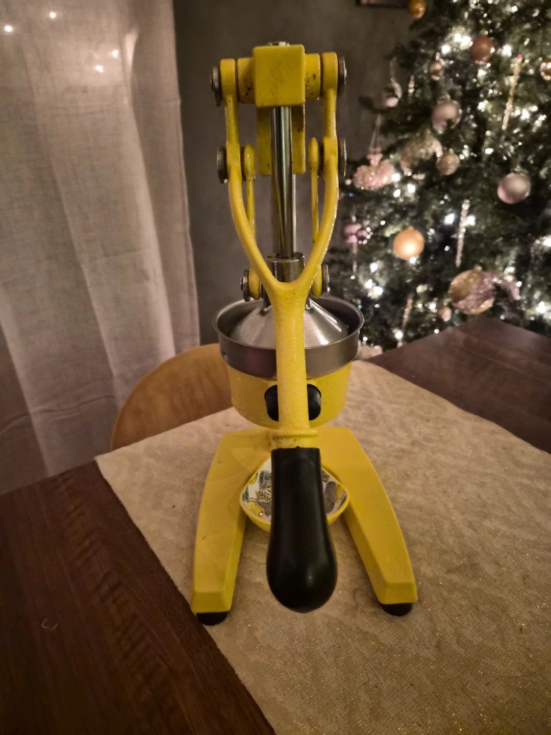 Yellow Citrus Juicer with Bowl - photo 3