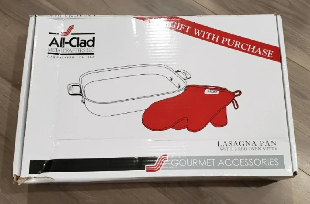 All-Clad Lasagna Pan with 2 Red Oven Mitts - New in Box!