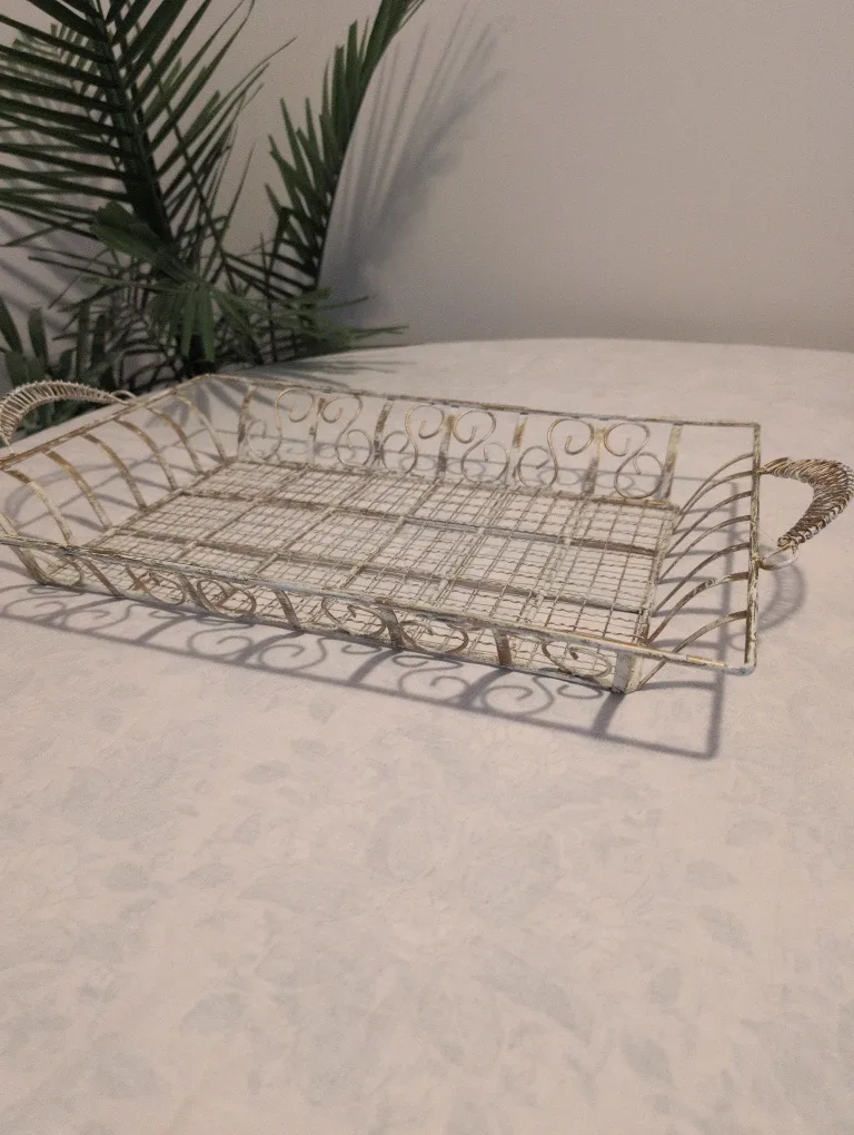 Decorative Wire Basket - 18 Inches - Gold /White Wash #cleanout image indicator(2)