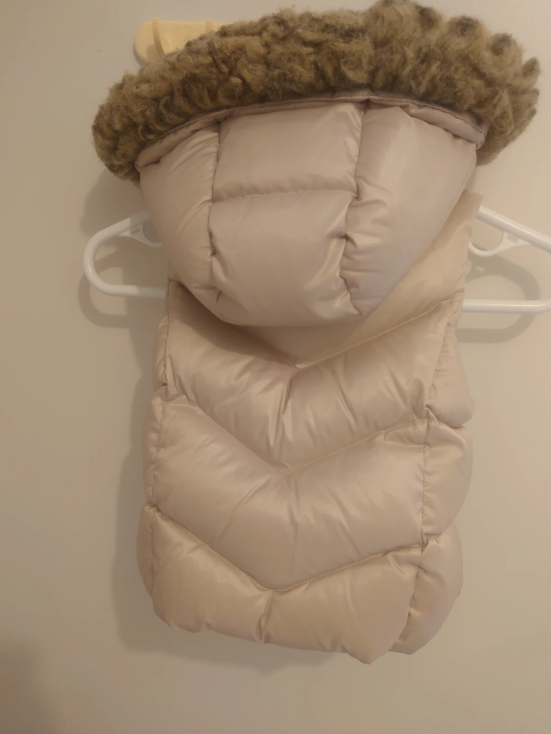 Gap Kids Puffer Vest - XS (4-5) - photo 2