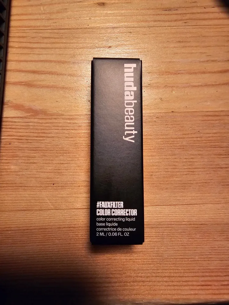 New Huda Beauty #Fauxfilter Color Corrector - Peach image indicator(3)