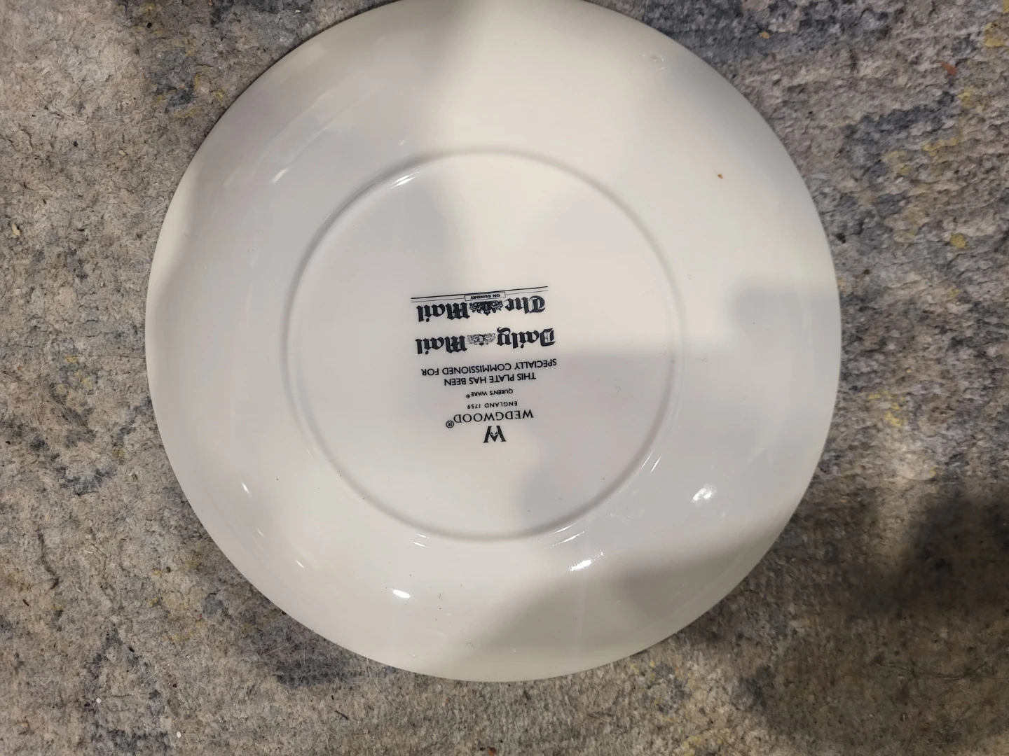 Wedgwood Daily Mail Queen Mother Plate - photo 2