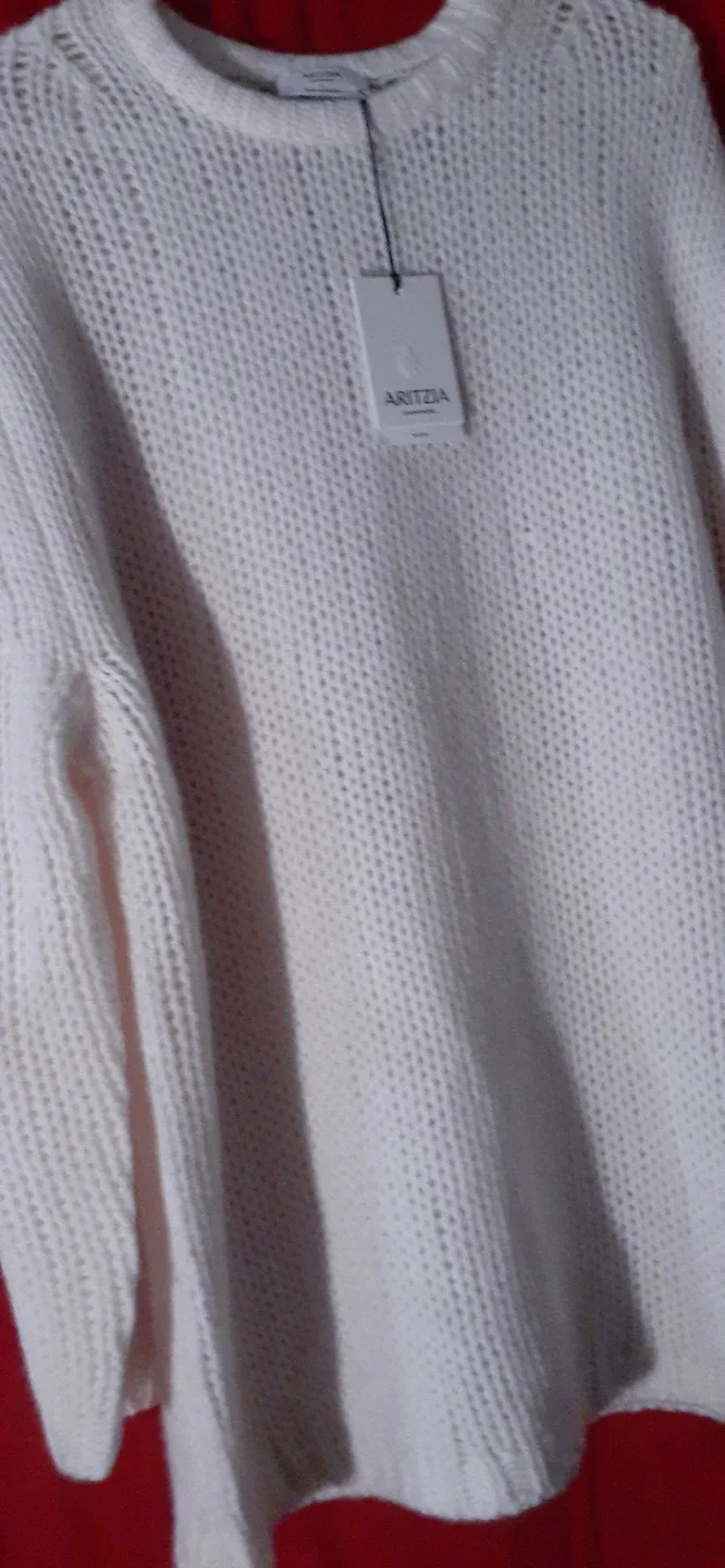 Aritzia Cashmere Sweaters in white/black & cashmere tooks