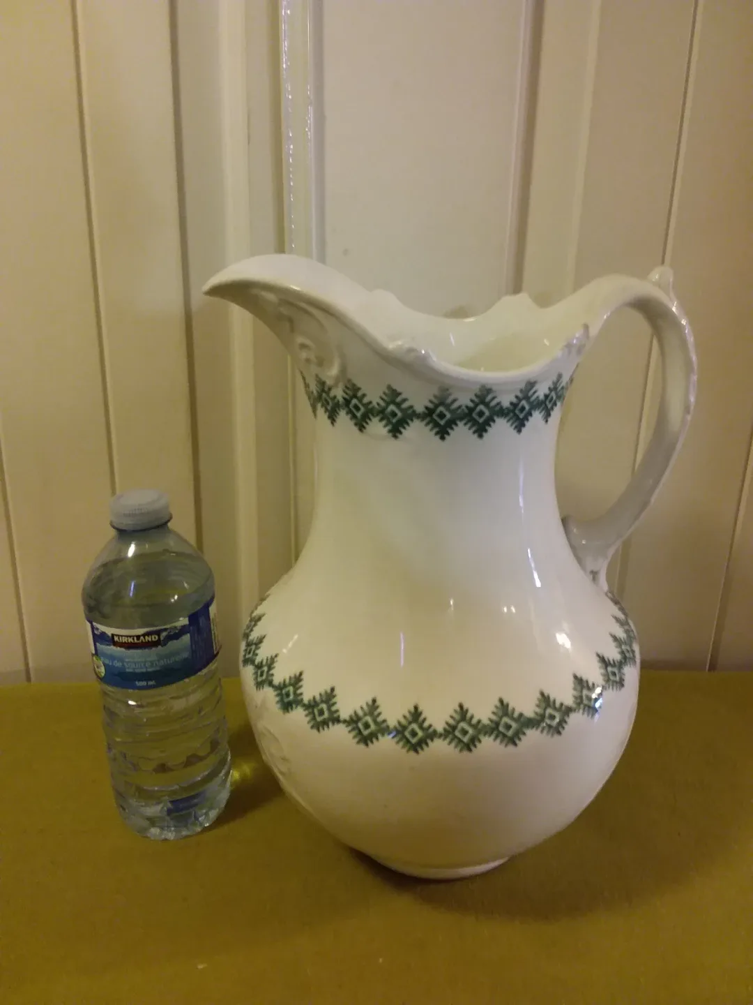 ➡️ Vintage Pitcher and Bowl Set - #Cleanout image indicator(5)