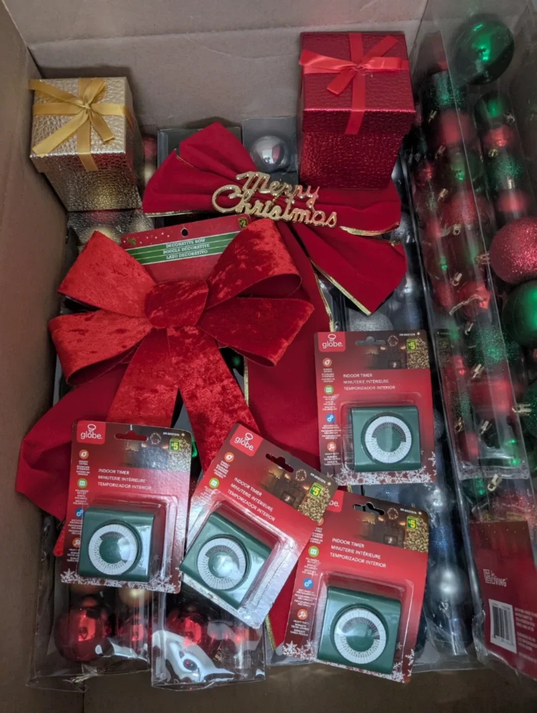 Christmas Decorations: Wreath, Ornaments, Tree Skirt, More! image indicator(4)