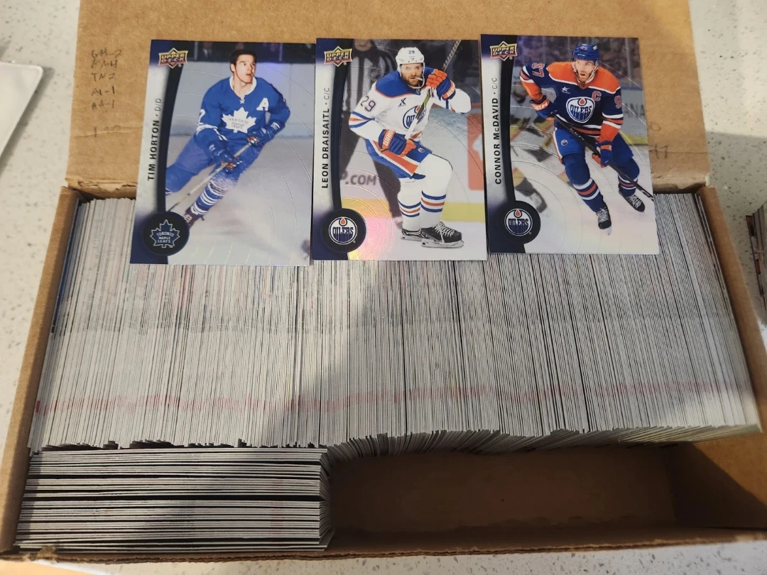 2025-2026 Tim Hortons hockey cards