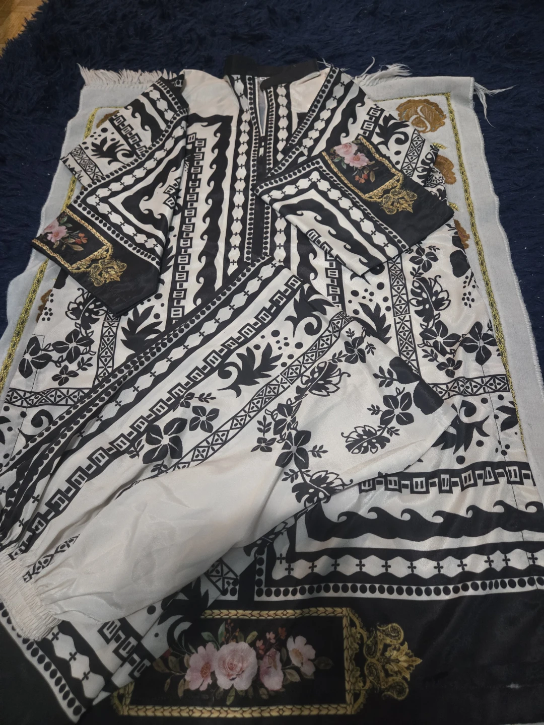 Black & White Floral cord suit - photo 3