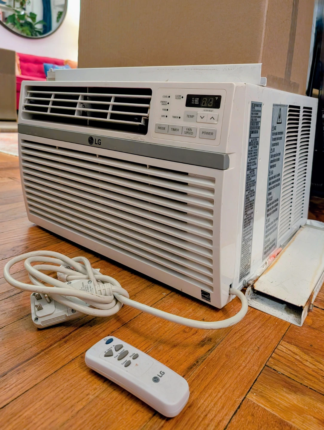 LG Window Air Conditioner with Remote - photo 2