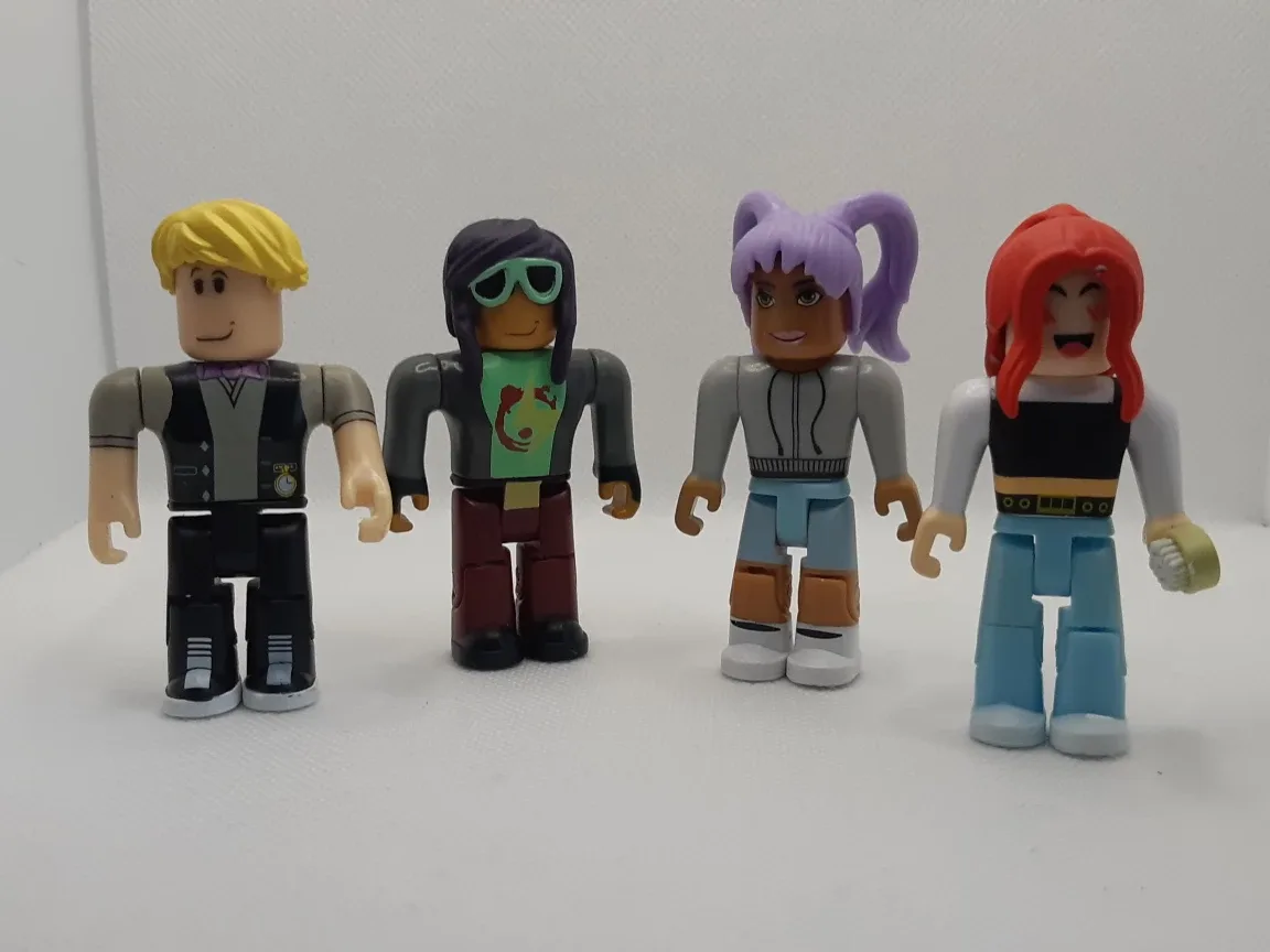 Roblox Action figure bundle (4)