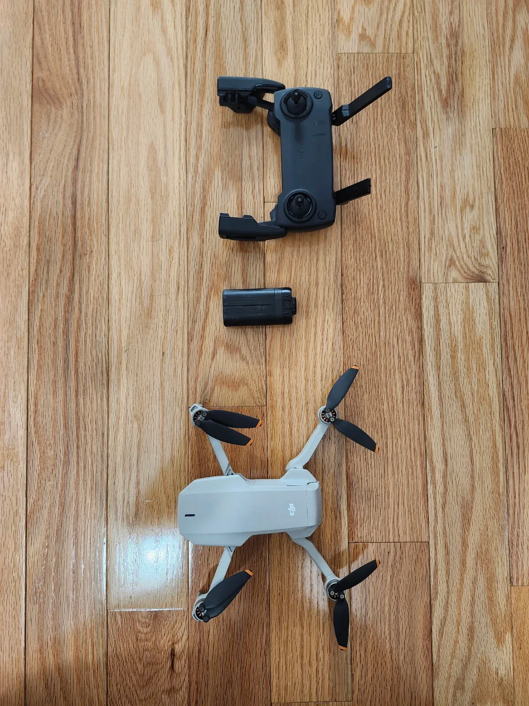 DJI Mini SE Drone with Controller & Battery