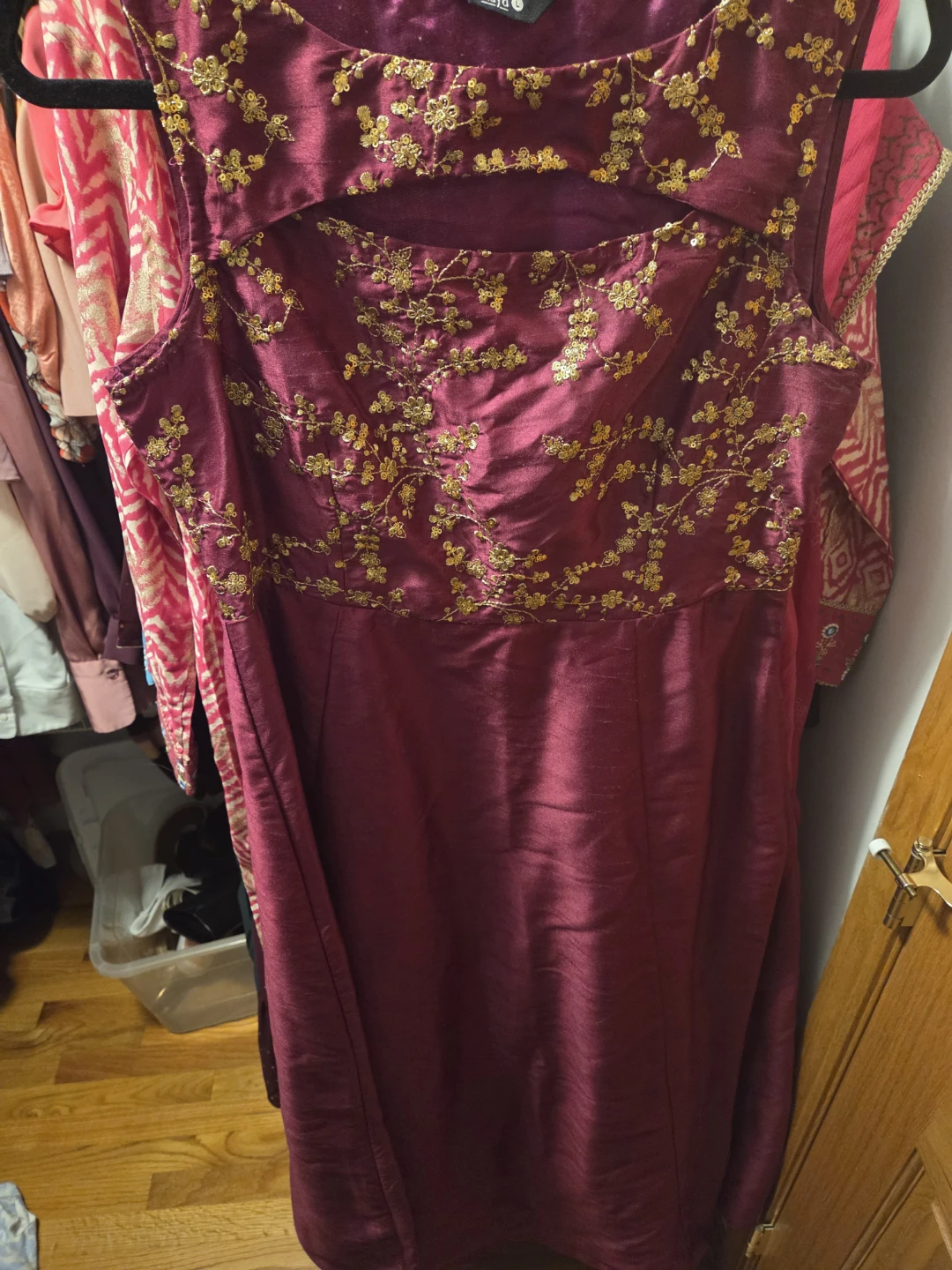 Indya Kurti, Size L, Maroon/Dark Purple with Gold Embroidery - photo 2