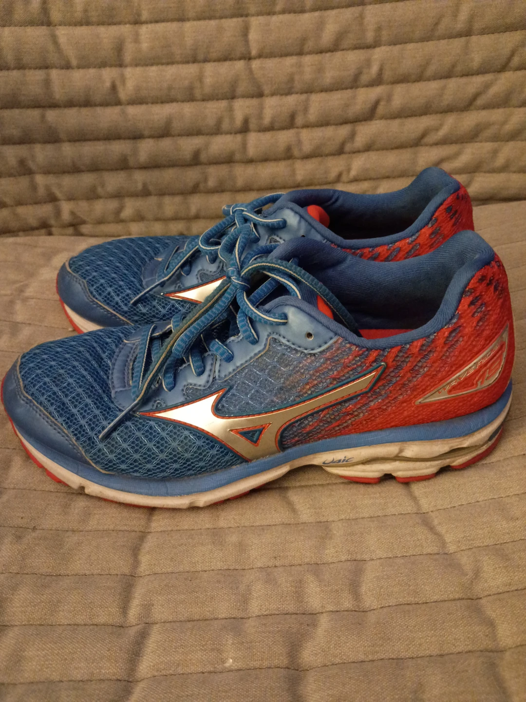 Mizuno Wave Rider 17 Blue/Red Women's Size 7.5 - photo 2