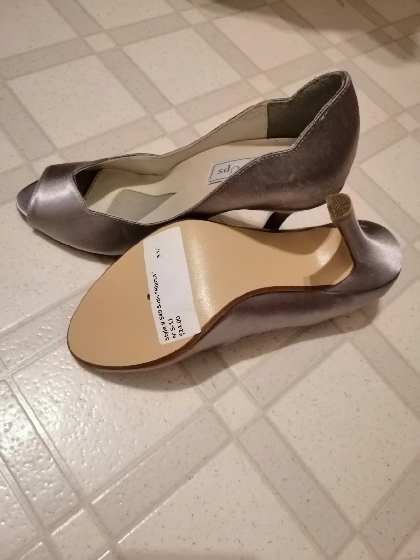 Touch Ups Bianca Satin Heels - Size 6 - photo 3