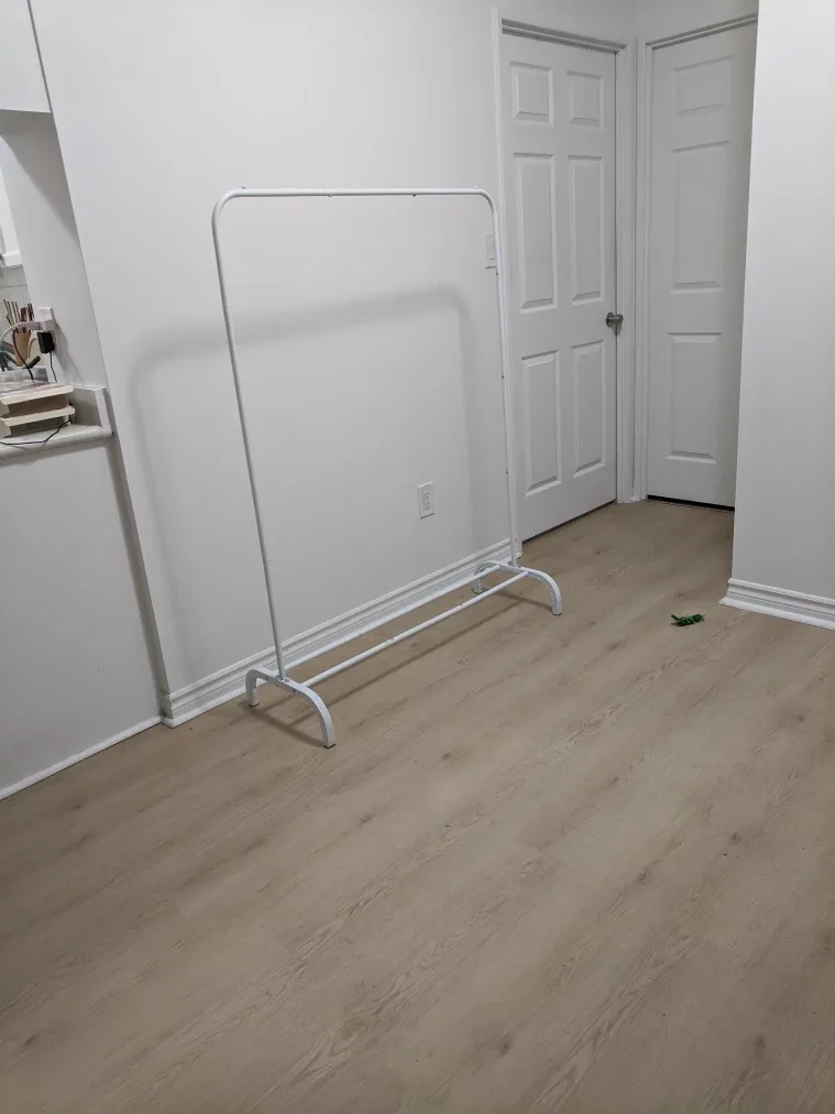 White Metal Clothes Rack image indicator(3)