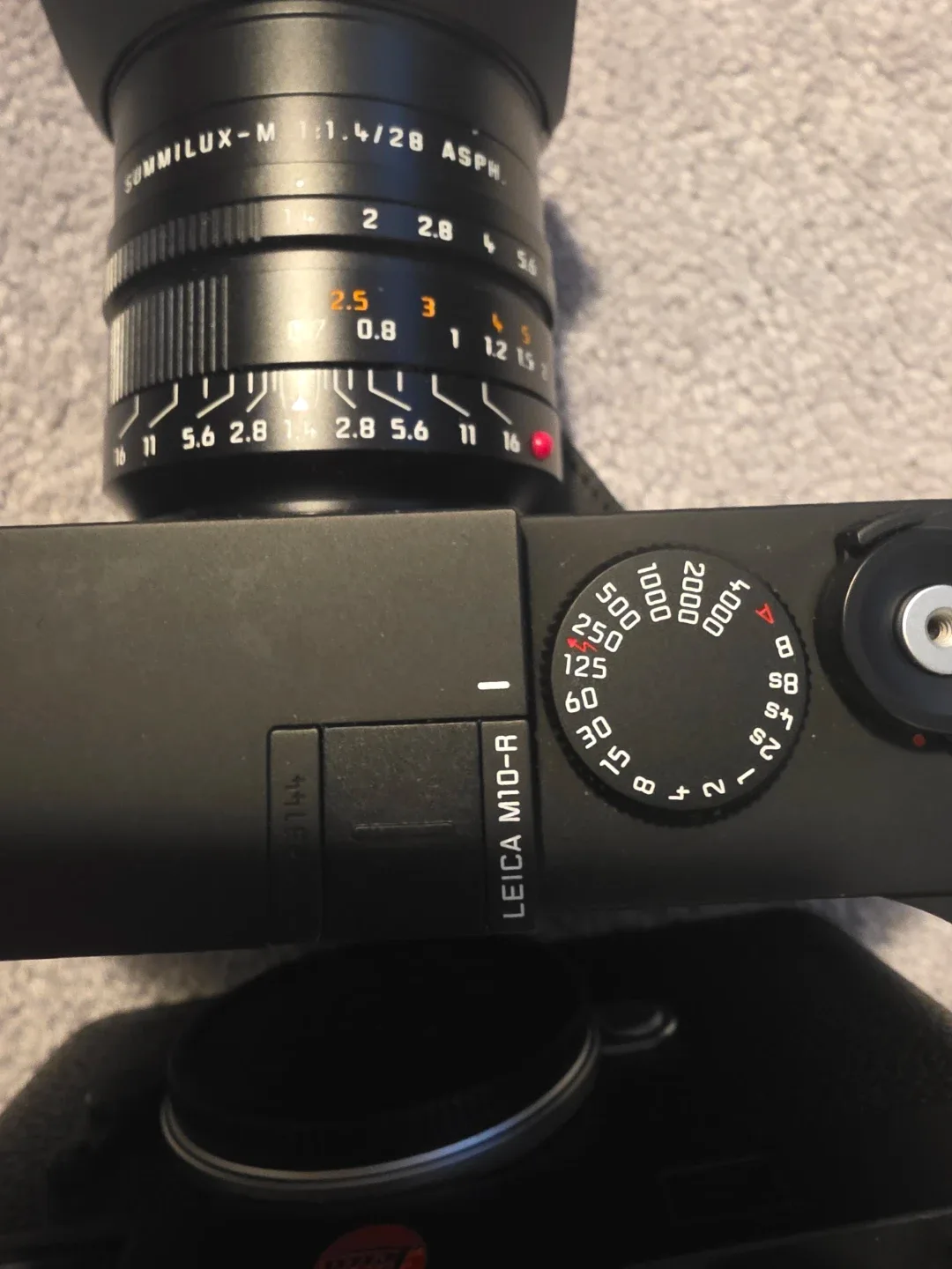 Leica M10-R & Leica M11 Cameras image indicator(2)